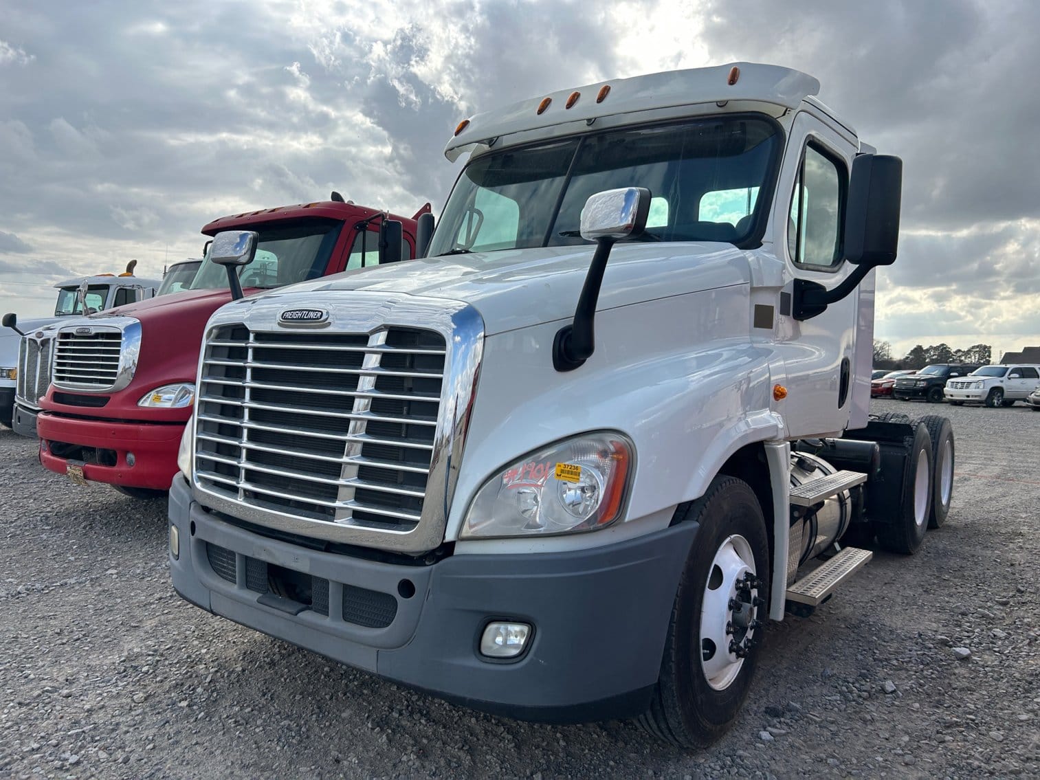 2016 Freightliner Cascadia Equipment Image0