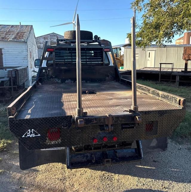 Image of Ford F-350 equipment image 4