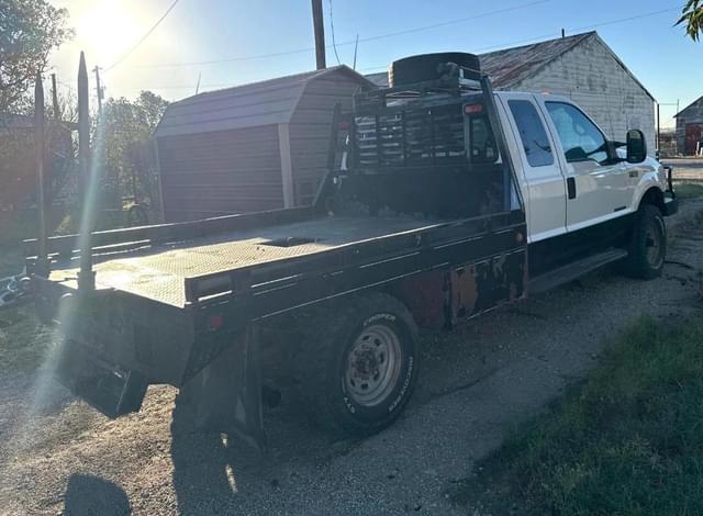 Image of Ford F-350 equipment image 2