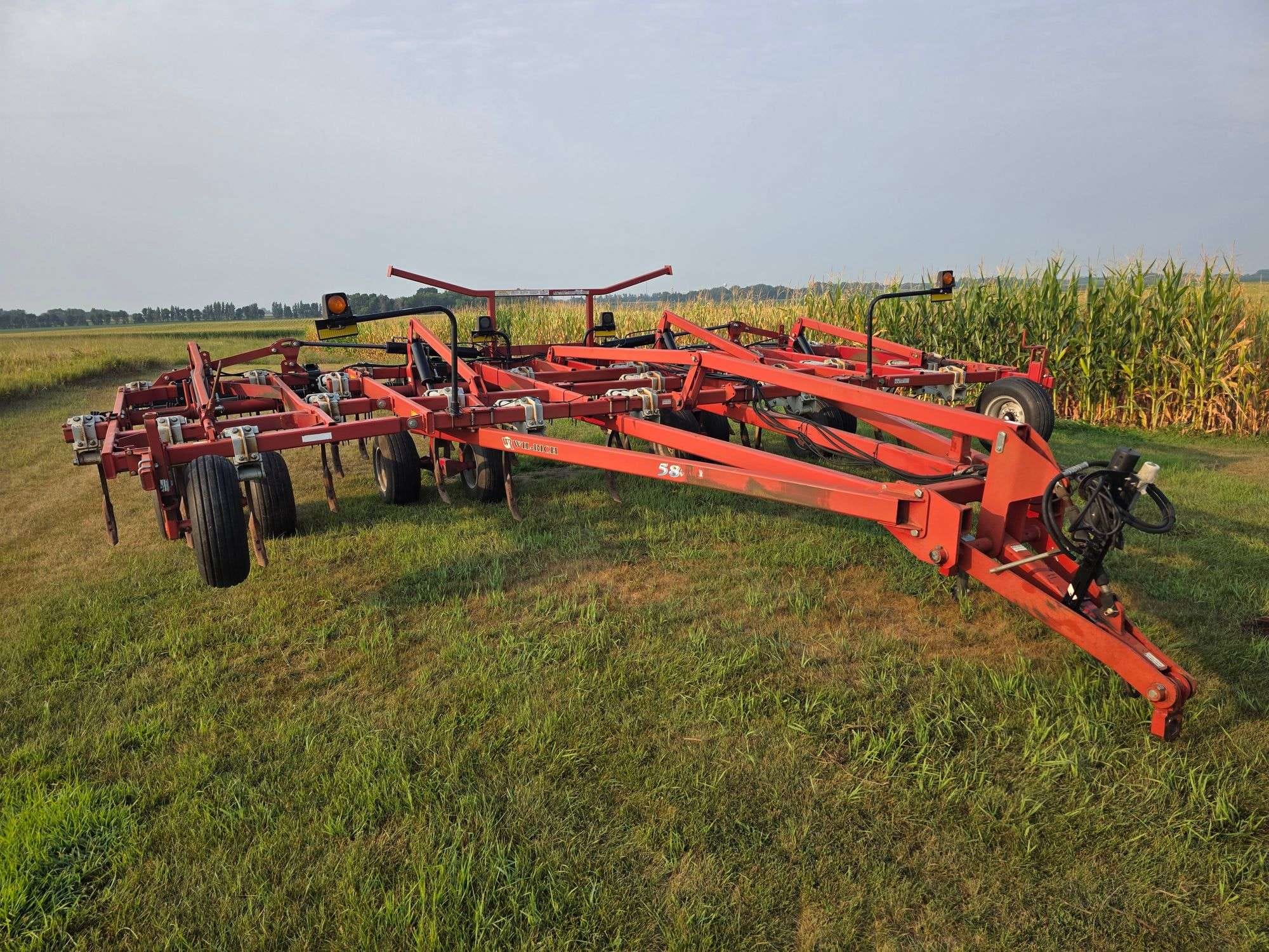 Wil-Rich 5800 Equipment Image0