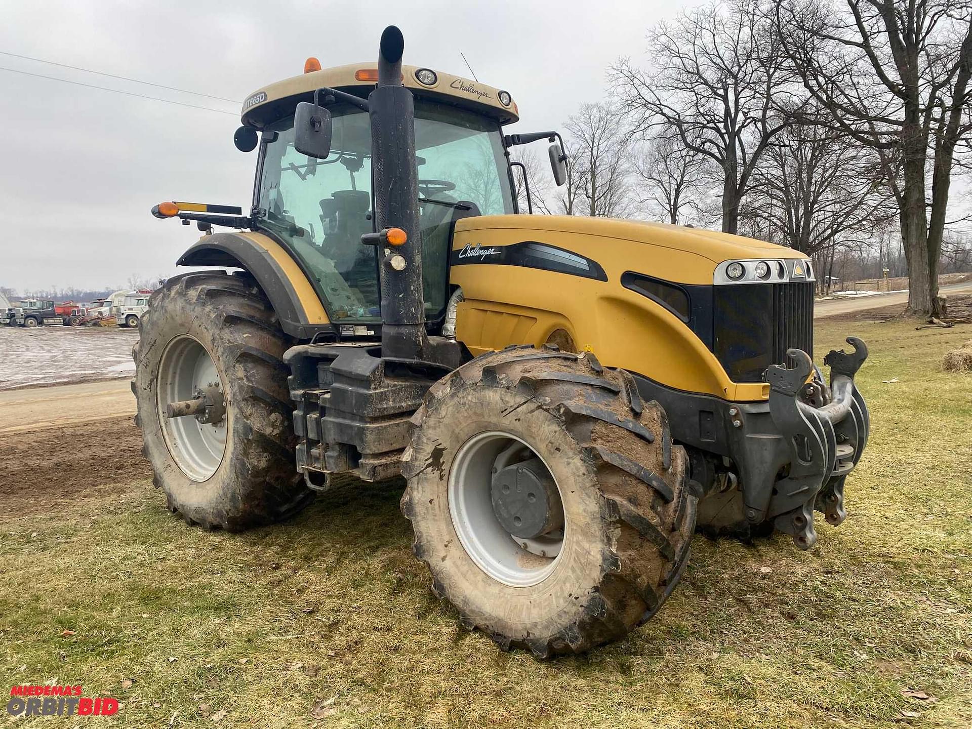 Main image Challenger MT665D 7