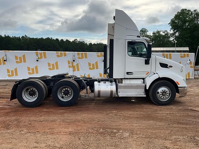 Image of Peterbilt 579 equipment image 3