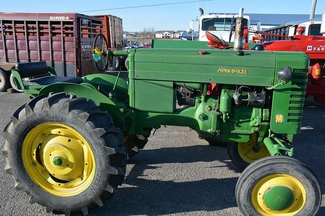 Image of John Deere M equipment image 1