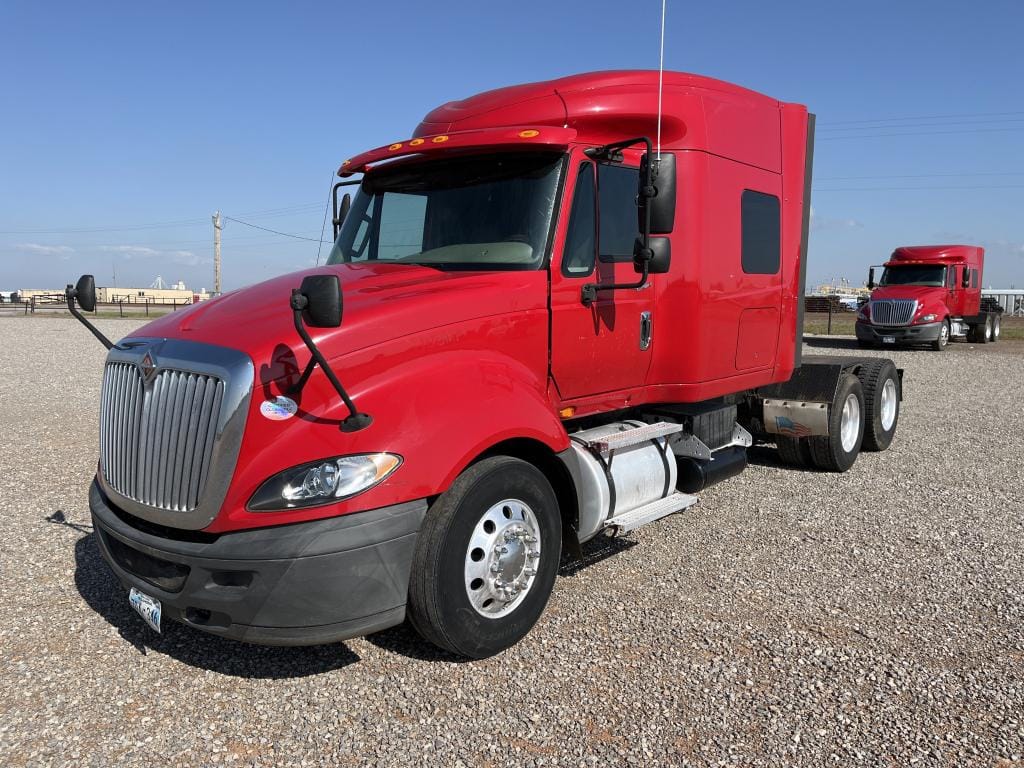 Main image International ProStar Plus 122