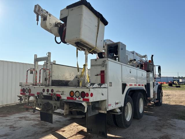 Image of Freightliner M2 equipment image 4
