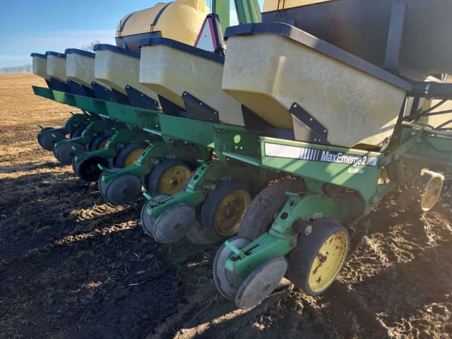 Image of John Deere 7200 equipment image 2