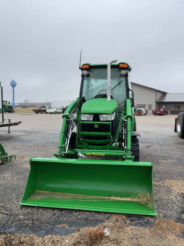 Image of John Deere 3046R equipment image 1
