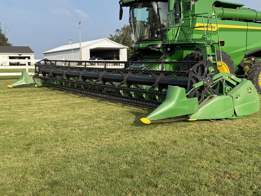 Image of John Deere 635F Primary image
