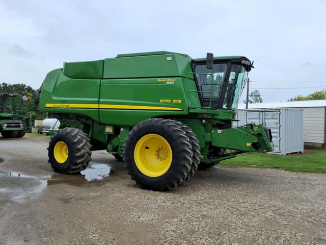 Image of John Deere 9770 STS equipment image 3