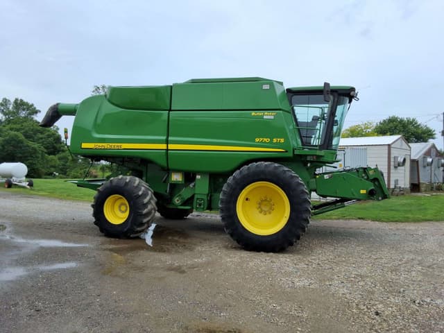 Image of John Deere 9770 STS equipment image 2