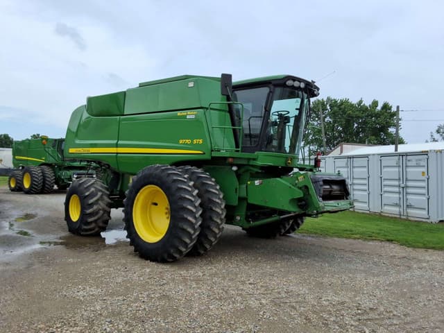 Image of John Deere 9770 STS equipment image 4