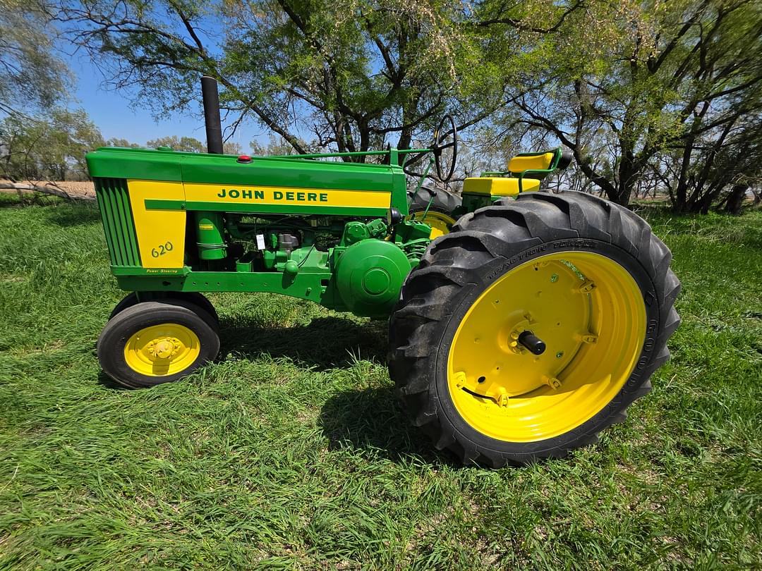 Image of John Deere 620 Primary image