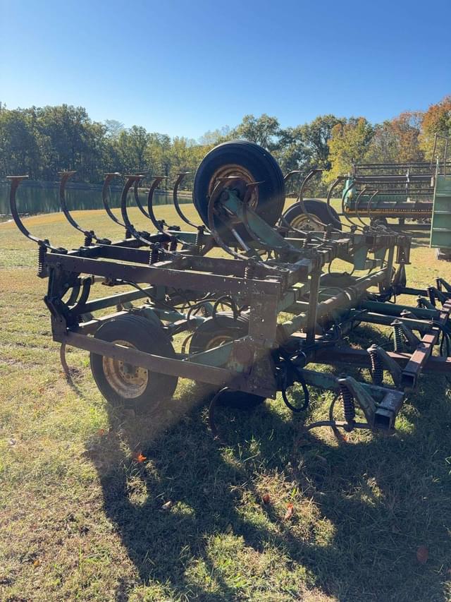 Image of John Deere 1010 equipment image 3