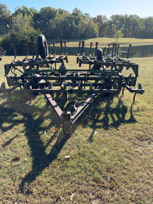 Image of John Deere 1010 equipment image 1