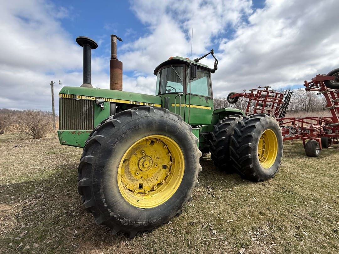 Image of John Deere 8640 Primary image