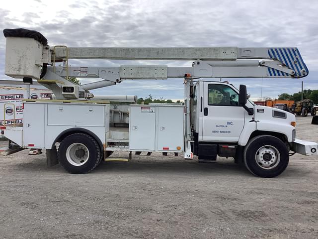 Image of GMC C7500 equipment image 3
