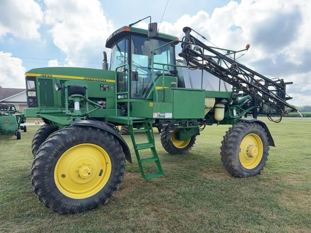Image of John Deere 4700 equipment image 2