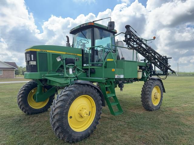 Image of John Deere 4700 equipment image 1