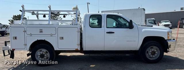 Image of Chevrolet 2500HD equipment image 3