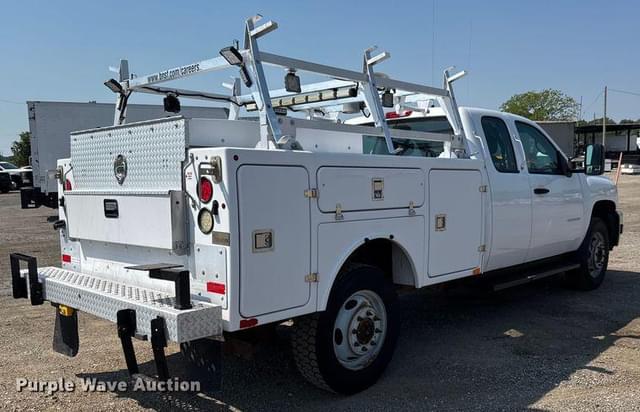 Image of Chevrolet 2500HD equipment image 4