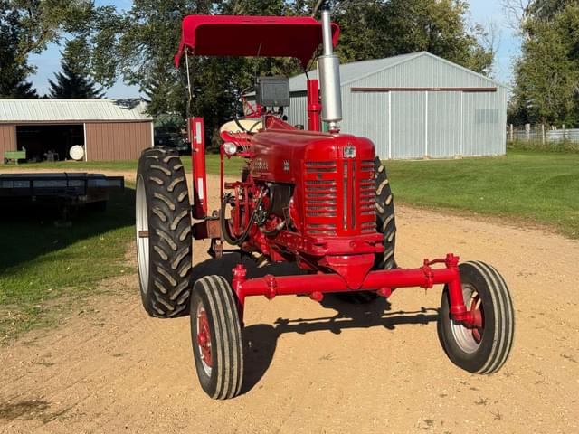 Image of Farmall 300 equipment image 3