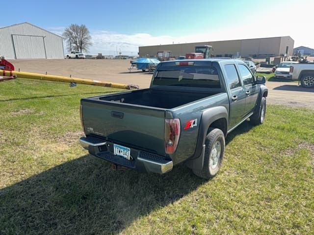 Image of Chevrolet Colorado equipment image 3