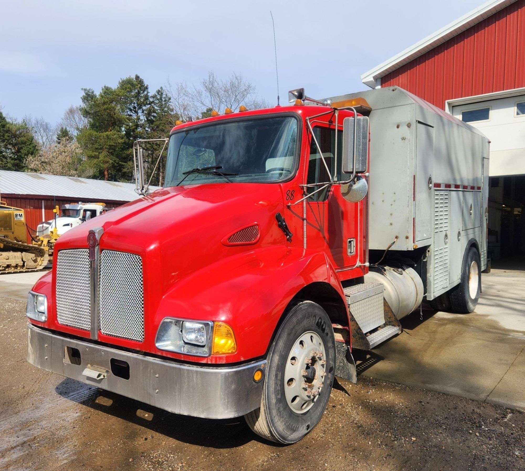 Main image Kenworth T300