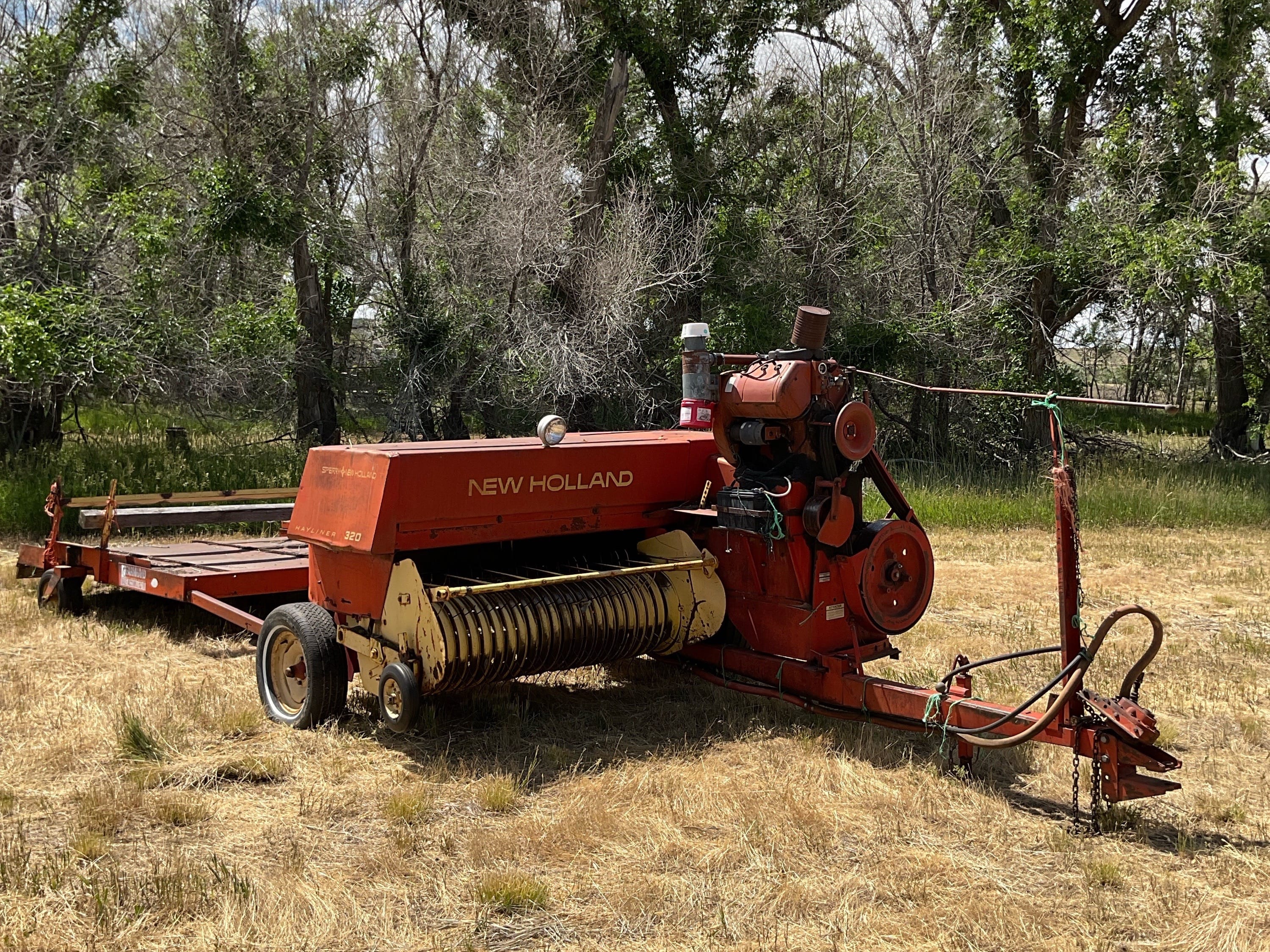 Main image New Holland 320