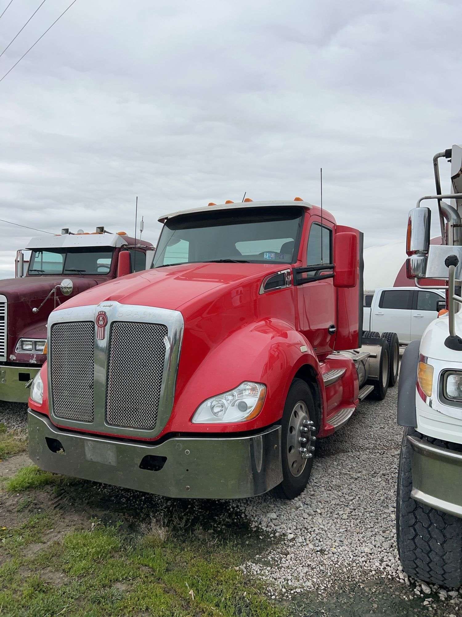 2016 Kenworth T680 Equipment Image0