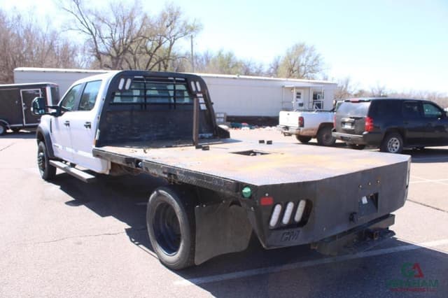 Image of Ford F-550 equipment image 3