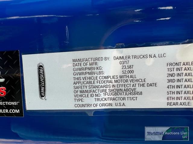 Thumbnail image Freightliner Cascadia 113 37