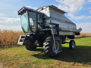 Gleaner R40 Image