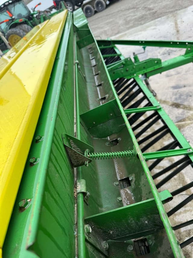 Image of John Deere 8300 equipment image 4