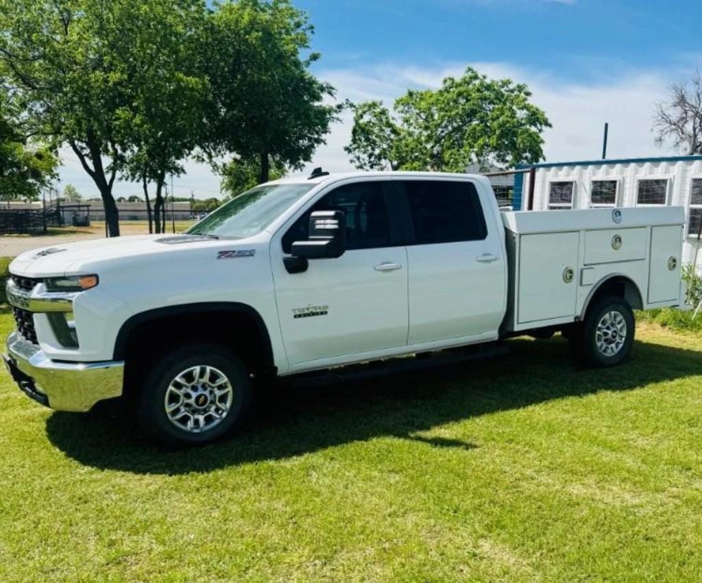 2020 Chevrolet 2500HD Equipment Image0