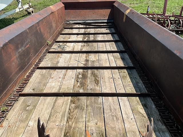 Image of Massey Ferguson 205 equipment image 4