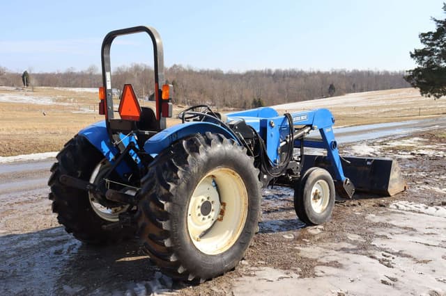 Image of New Holland TT75A equipment image 2