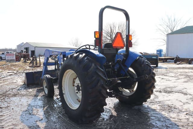 Image of New Holland TT75A equipment image 4
