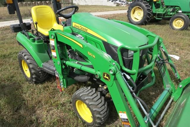 Image of John Deere 1023E equipment image 3