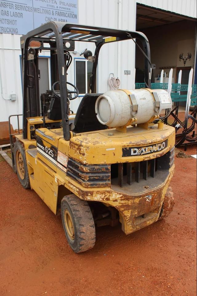Image of Daewoo G25 equipment image 2