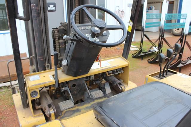 Image of Daewoo G25 equipment image 3