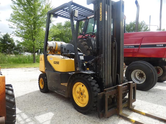 Image of Daewoo G25E-3 equipment image 2