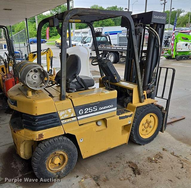 Image of Daewoo G25S equipment image 4