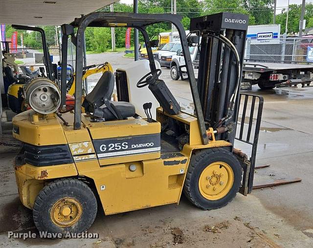 Image of Daewoo G25S equipment image 3