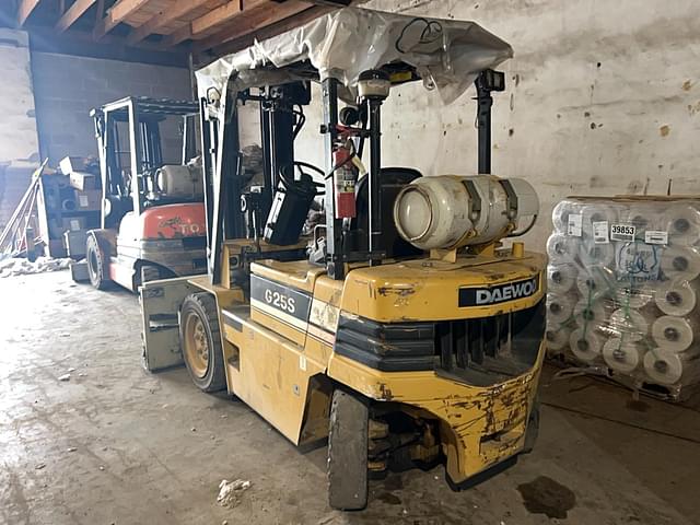 Image of Daewoo G25S equipment image 4