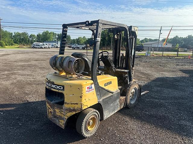 Image of Daewoo G25S equipment image 3