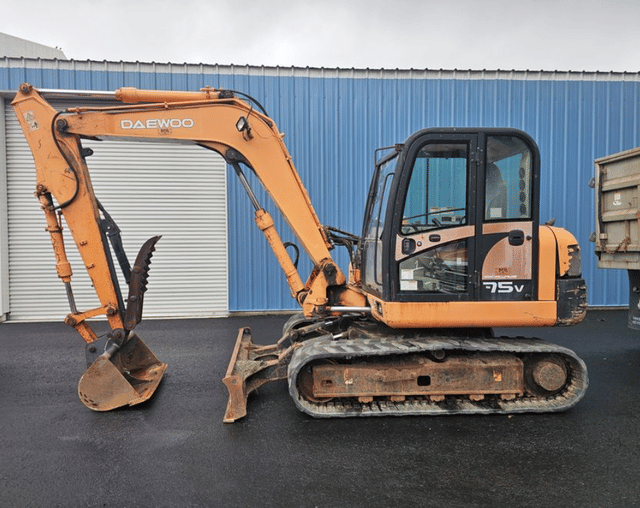 Image of Daewoo SL75V equipment image 1