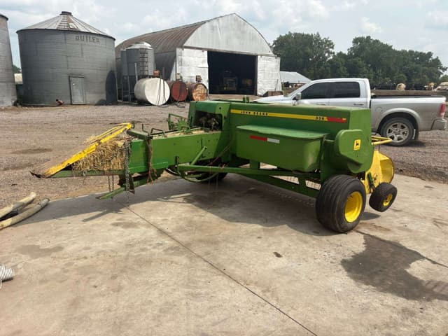 Image of John Deere 336 equipment image 2