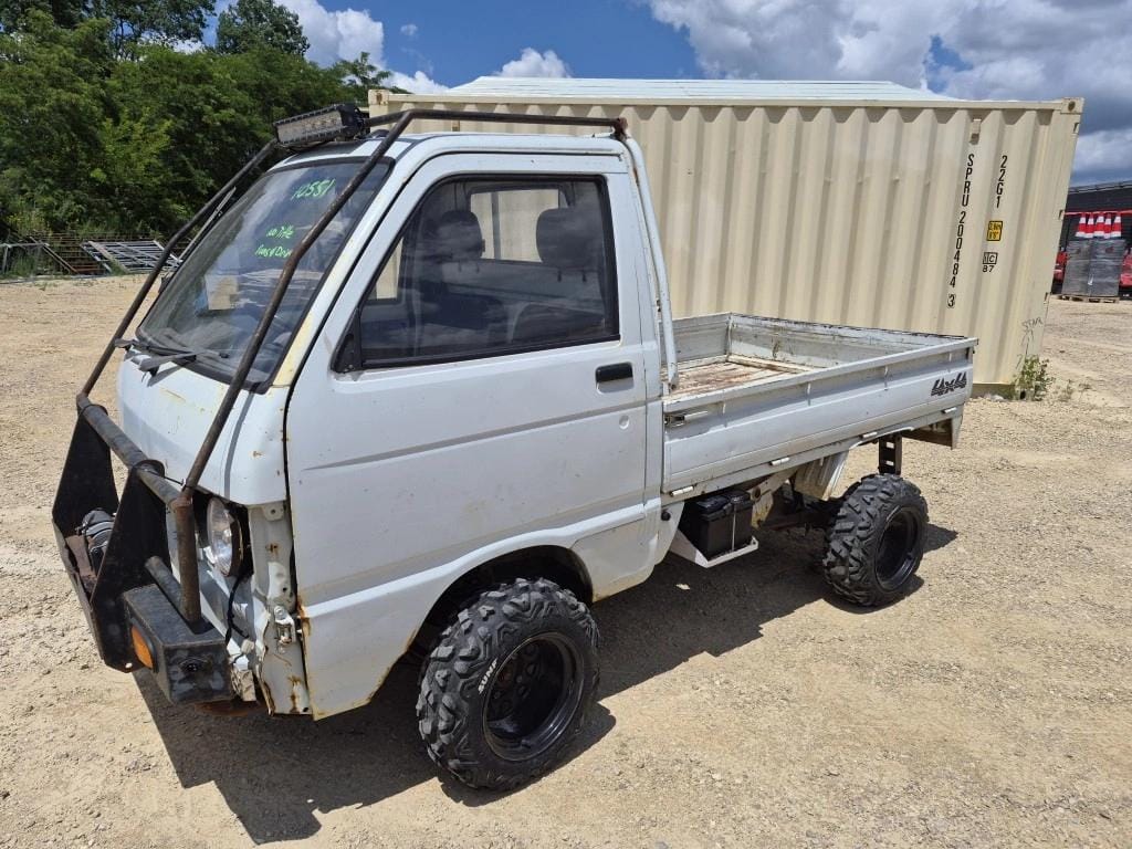 Daihatsu Hijet Equipment Image0