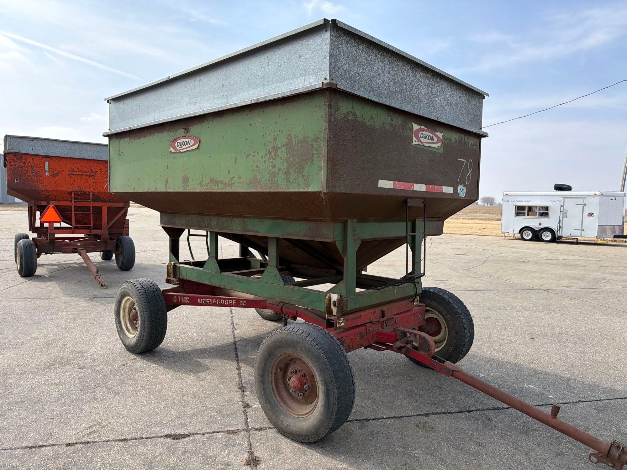 Dakon 300 Equipment Image0