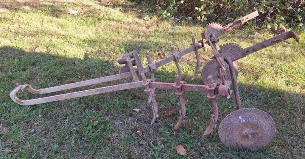 Main image David Bradley 917